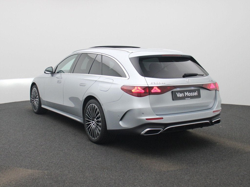 Mercedes-Benz E-Klasse Break E 300 de 4MATIC Exclusive Line, Auto's, Mercedes-Benz, Automaat, 12 maanden, Stof, Gebruikt