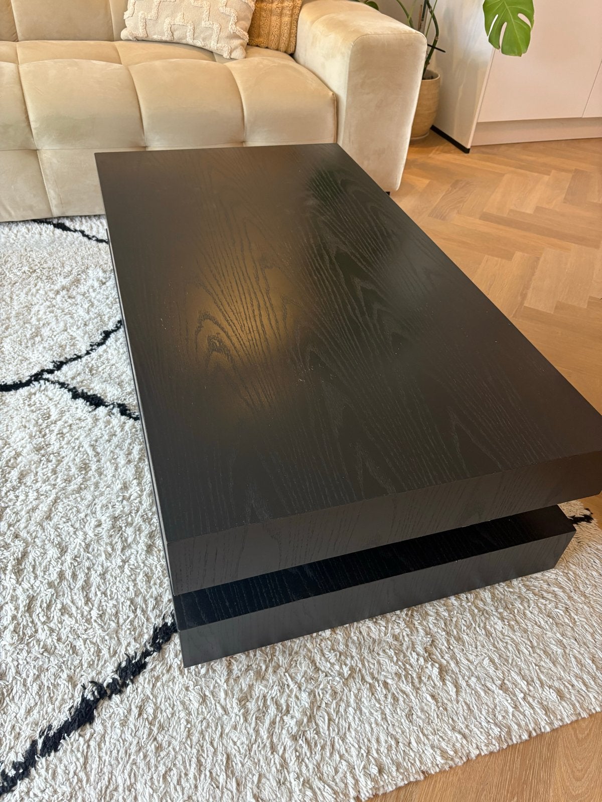 Zwarte salontafel met lichte gebruikssporen + spuitbus, Ophalen, Gebruikt, 50 tot 100 cm, 100 tot 150 cm