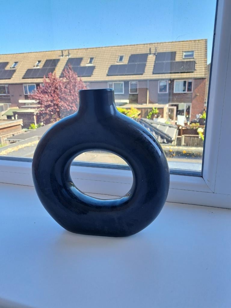 Moderne Zwarte Donut Vaas - Decoratieve Keramische Vaas, Antiek en Kunst, Antiek | Vazen, Ophalen of Verzenden
