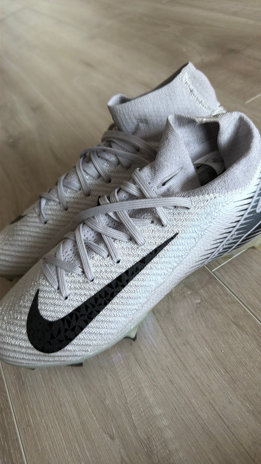 Nike voetbalschoenen maat 40, Sport en Fitness, Voetbal, Maat XS of kleiner, Ophalen of Verzenden, Zo goed als nieuw, Schoenen