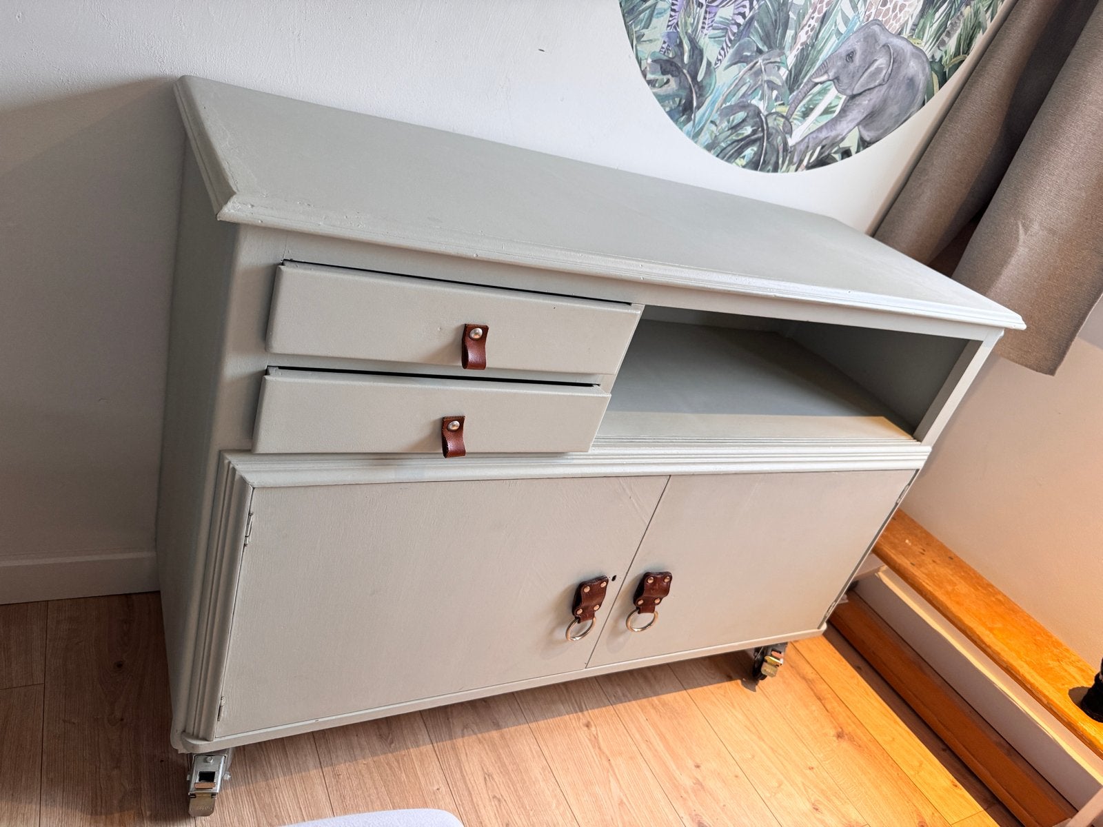 Commode - restyled in krijtverf look, Ophalen, 50 tot 70 cm, Voetruimte, 100 cm of meer