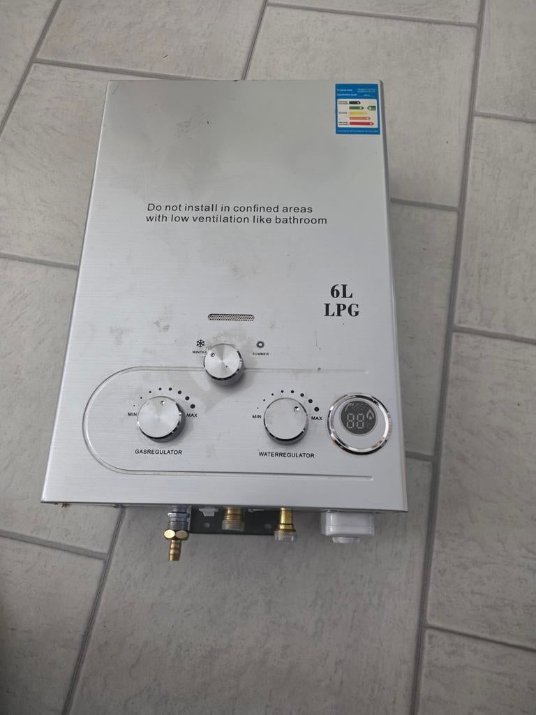 Te koop nieuwe 6L LPG gijzer voor de kampen, Doe-het-zelf en Verbouw, Geisers en Boilers, Nieuw, Minder dan 3 jaar oud, Minder dan 20 liter