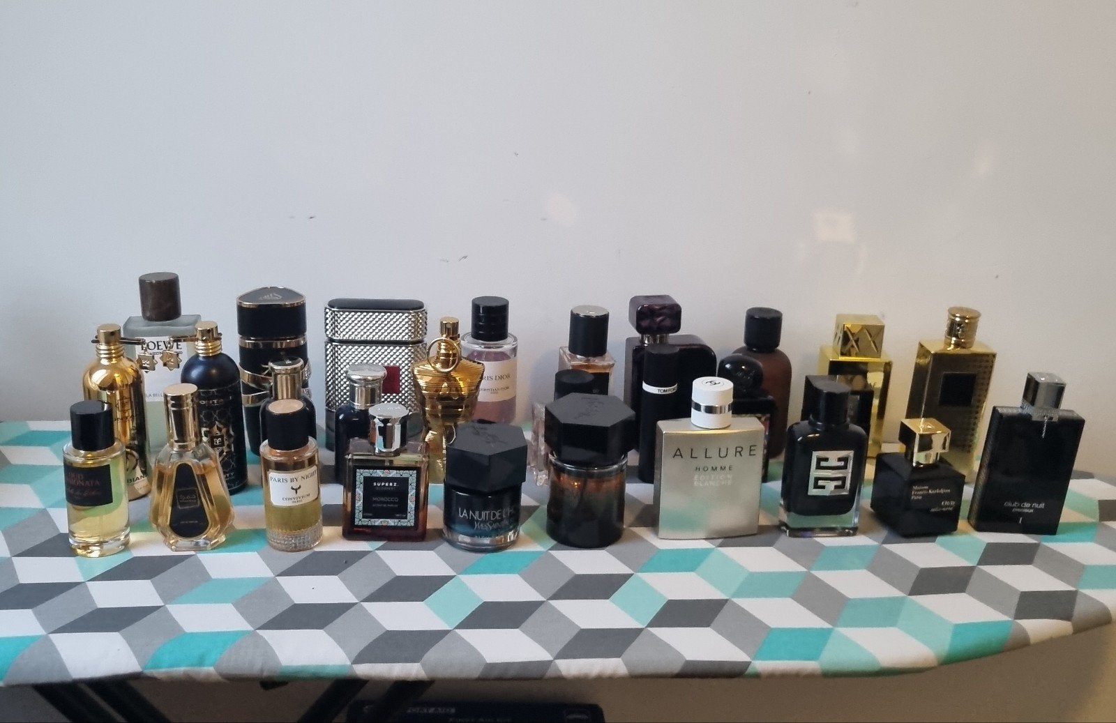 Diverse parfums te koop, Sieraden, Tassen en Uiterlijk, Uiterlijk | Parfum, Ophalen