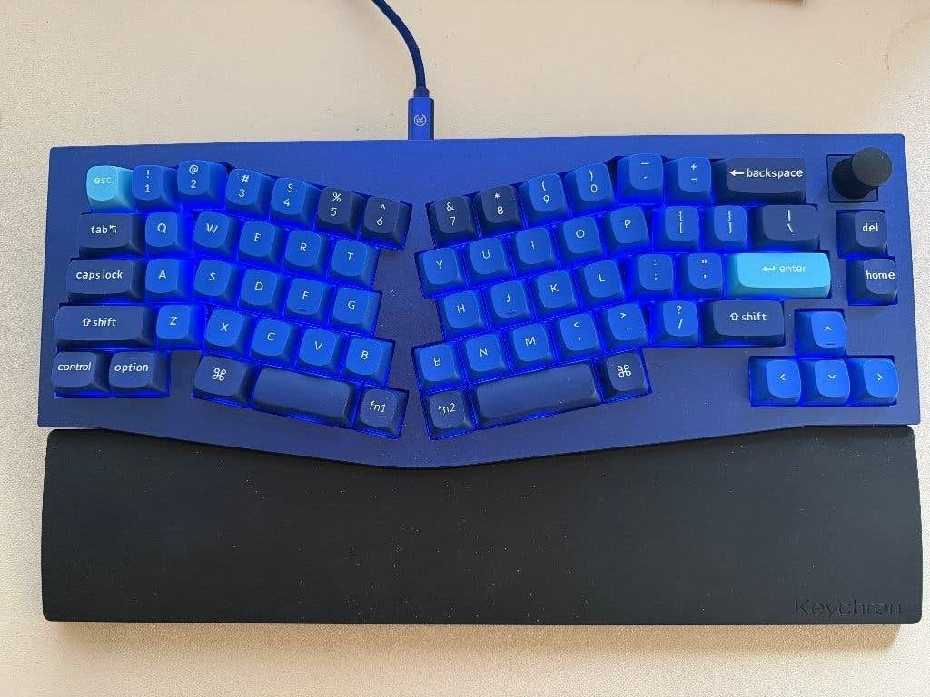 Keychron Q8 ergonomisch toetsenbord, met polssteun + stofkap, Computers en Software, Toetsenborden, Keychron, Ergonomisch, Ophalen of Verzenden