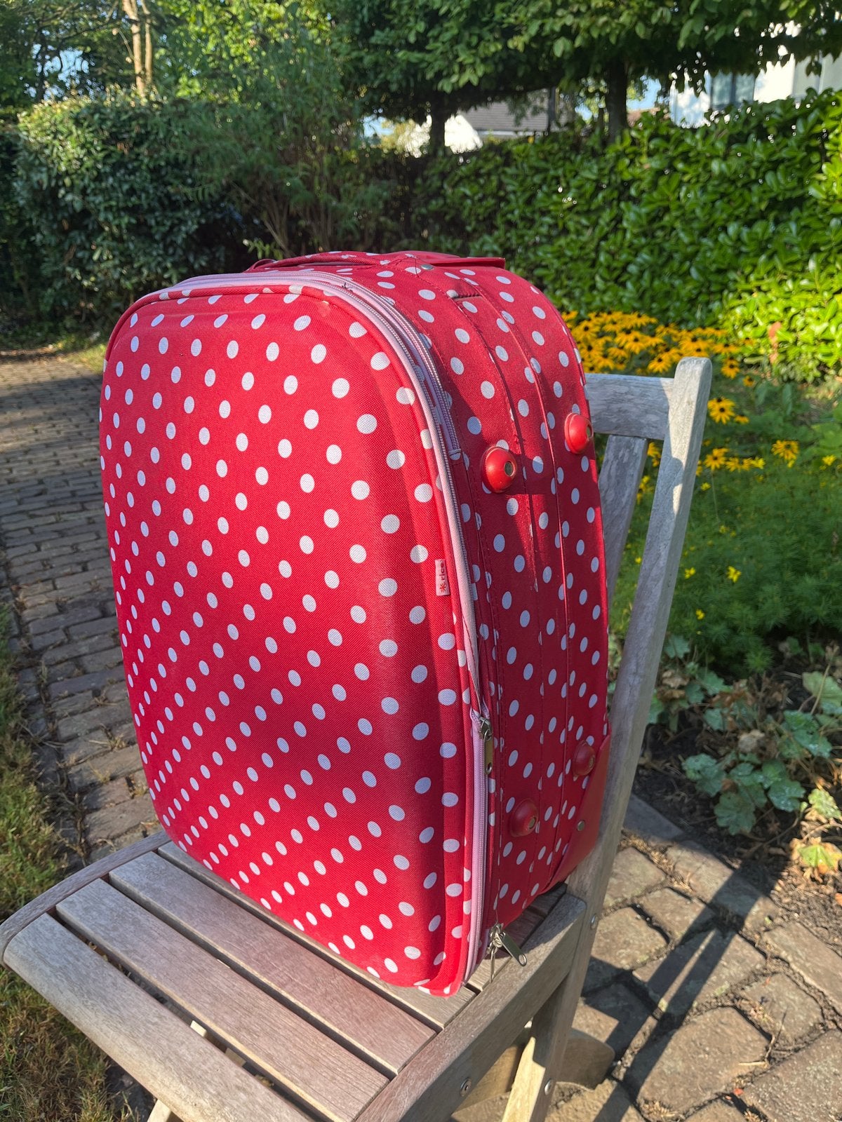 Leuke rode koffer met witte stippen en wieltjes, Sieraden, Tassen en Uiterlijk, Koffers, Ophalen, 50 tot 60 cm, Hard kunststof