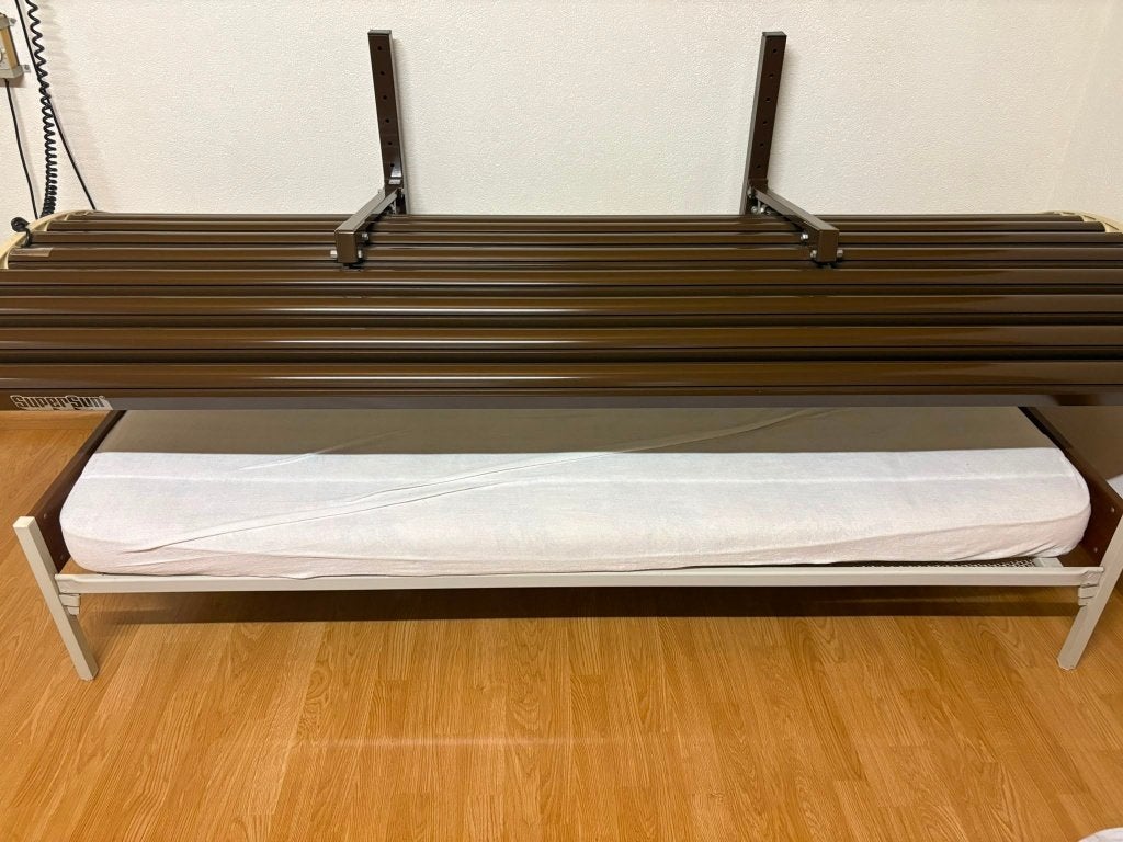 Zonnehemel met bed, Witgoed en Apparatuur, Zonnebanken en Gezichtsbruiners, Ophalen, Gebruikt, Zonnebank enkelzijdig, 10 tot 15 lampen
