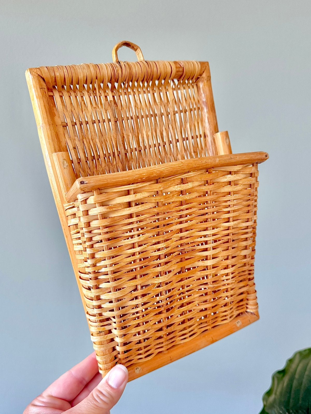 Vintage rotan wandbakje postvakje wanddecoratie, Ophalen of Verzenden, Gebruikt