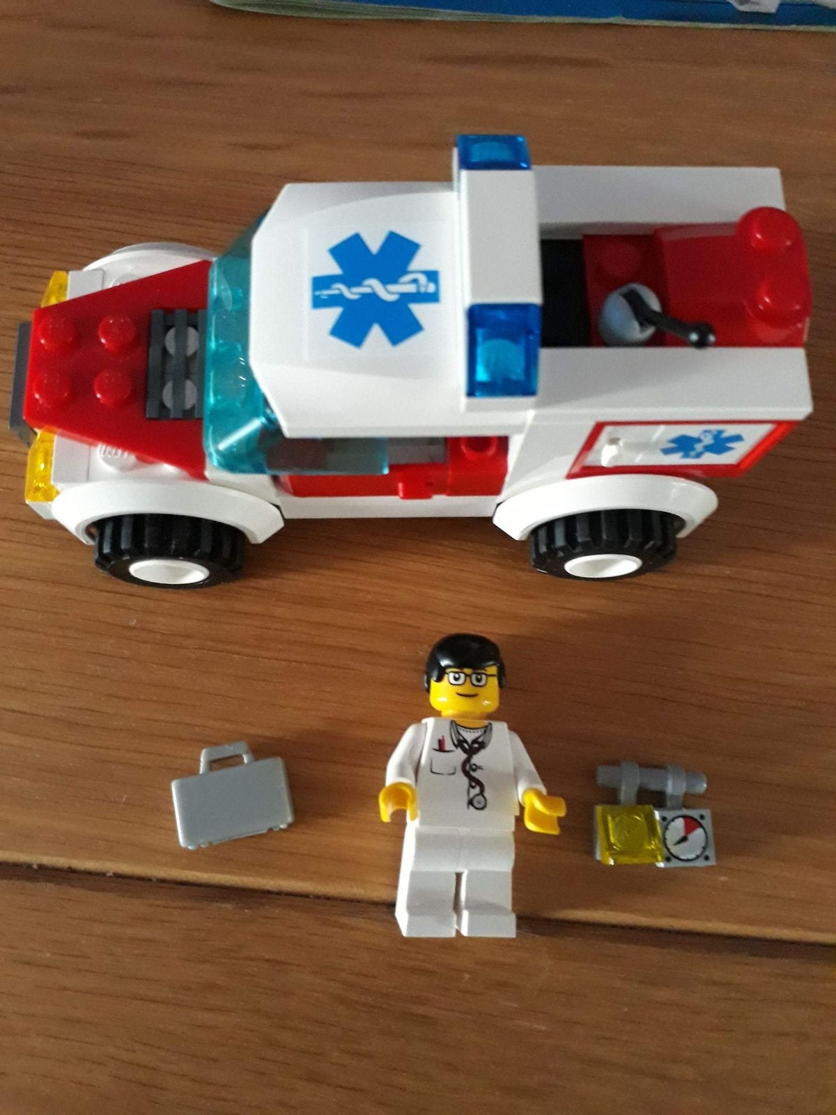 Doktersauto lego city 7902, Lego, Ophalen of Verzenden, Zo goed als nieuw, Compleet