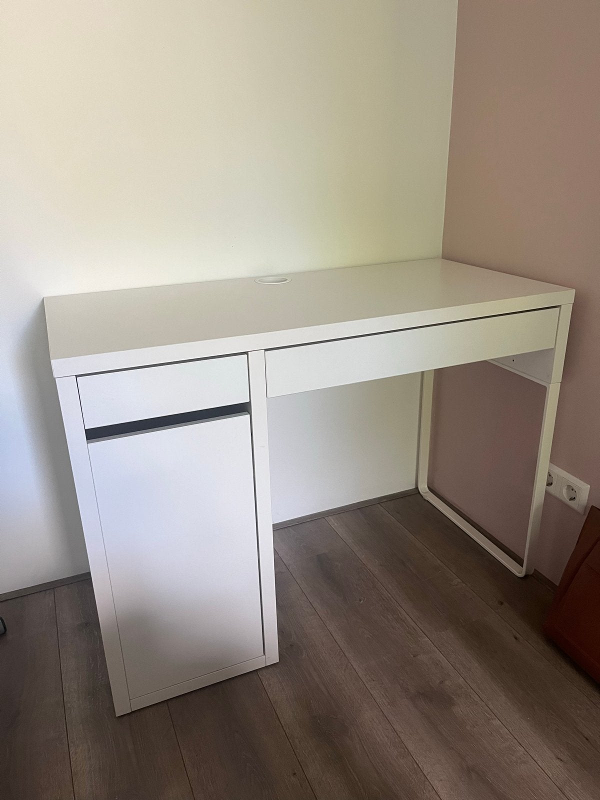 IKEA MICKE Bureau Wit - Compact en Functioneel, Ophalen, Gebruikt, Met lades, Spaanplaat of MDF