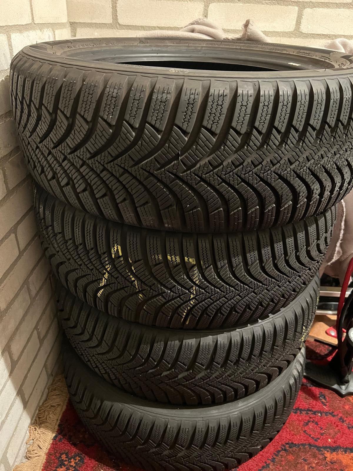 Complete set van 4 Hankook winterbanden, 195/55 R16, Auto-onderdelen, Banden en Velgen, Winterbanden, Band(en), 195 mm, Ophalen