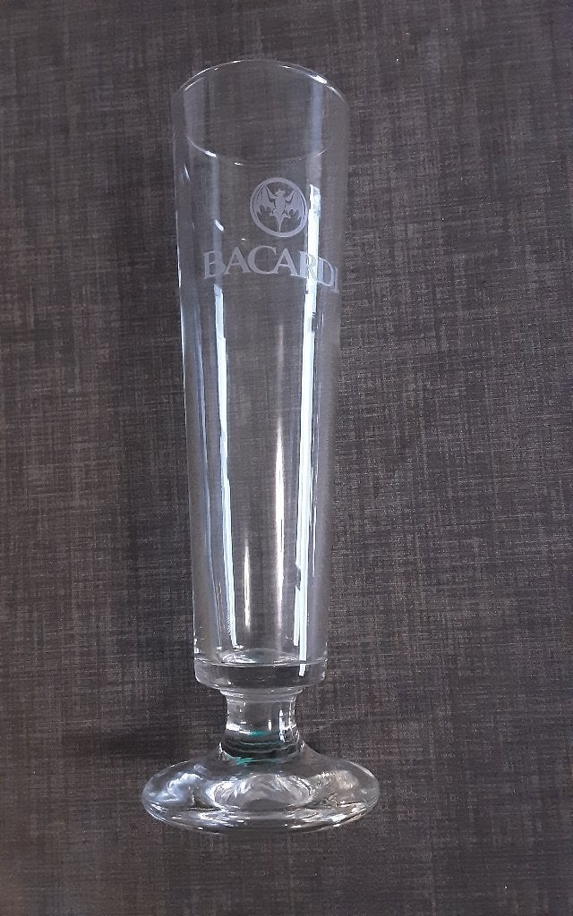 BACARDI pina colada glas 21 cm hoog, Ophalen of Verzenden, Zo goed als nieuw, Borrel- of Shotglas