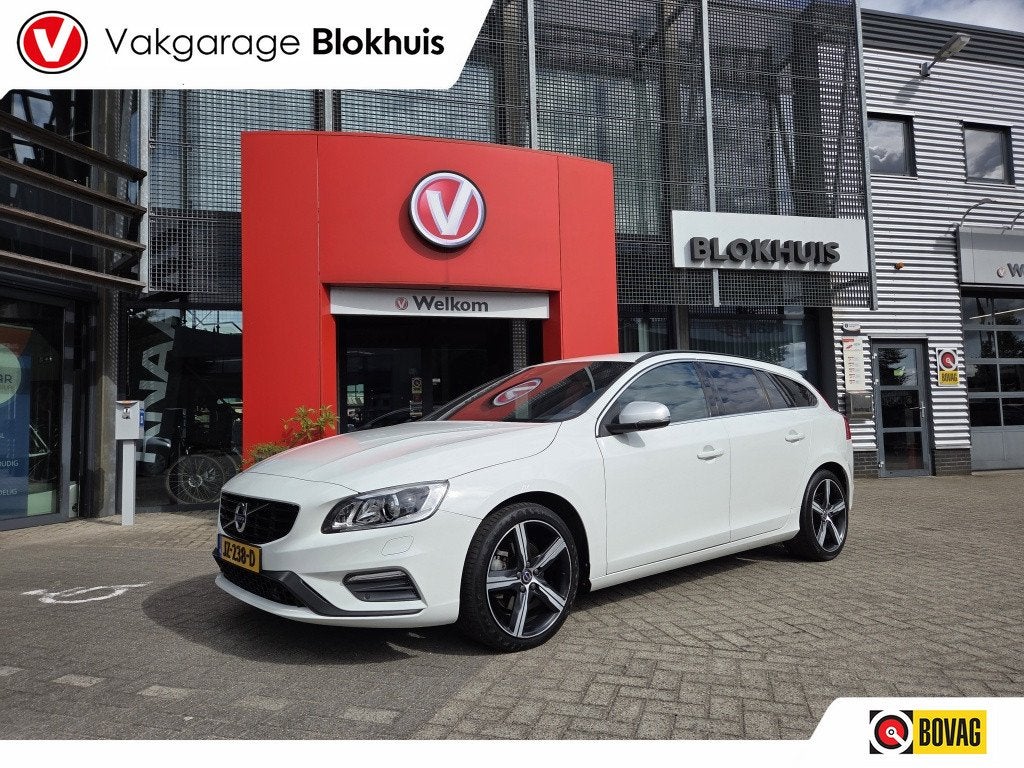Volvo V60 1.5 A/T T3 153PK R-Design | Navi | Leer | Trekhaak, 12 maanden, 4 cilinders, Wit, Automatische klimaatregeling
