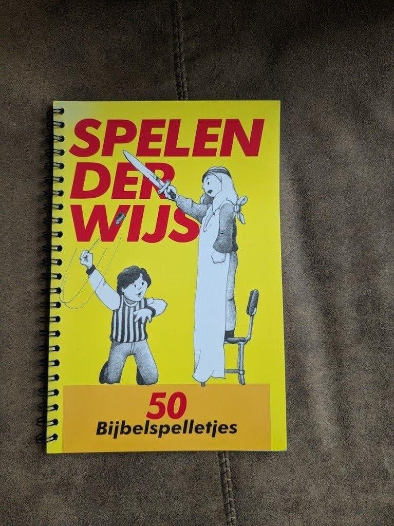 Spelenderwijs, 50 Bijbelspelletjes, Boeken, Ophalen of Verzenden, Zo goed als nieuw, Overige onderwerpen
