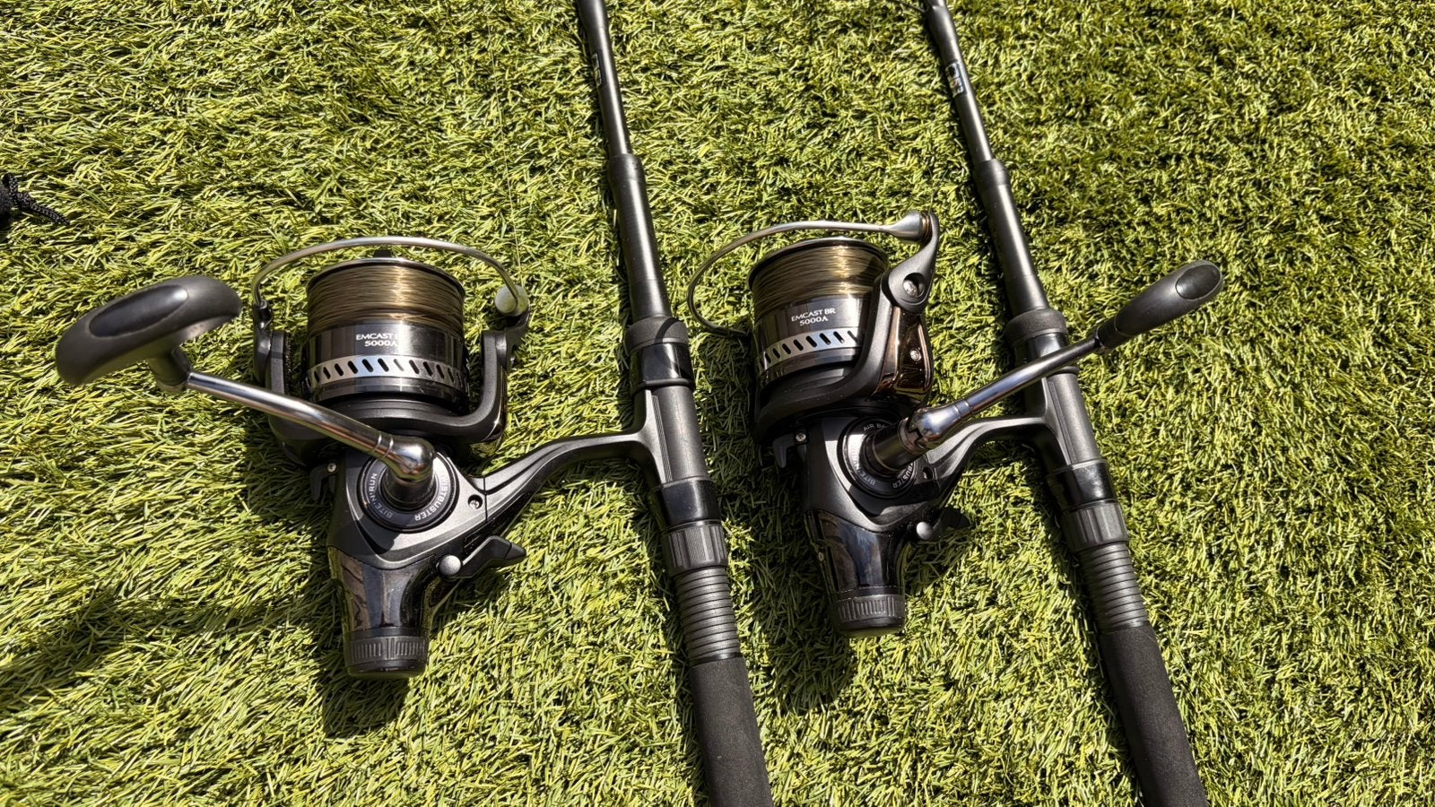 Daiwa Emcast BR 5000A baitrunner molens (2 stuks), Ophalen of Verzenden, Nieuw, Molen