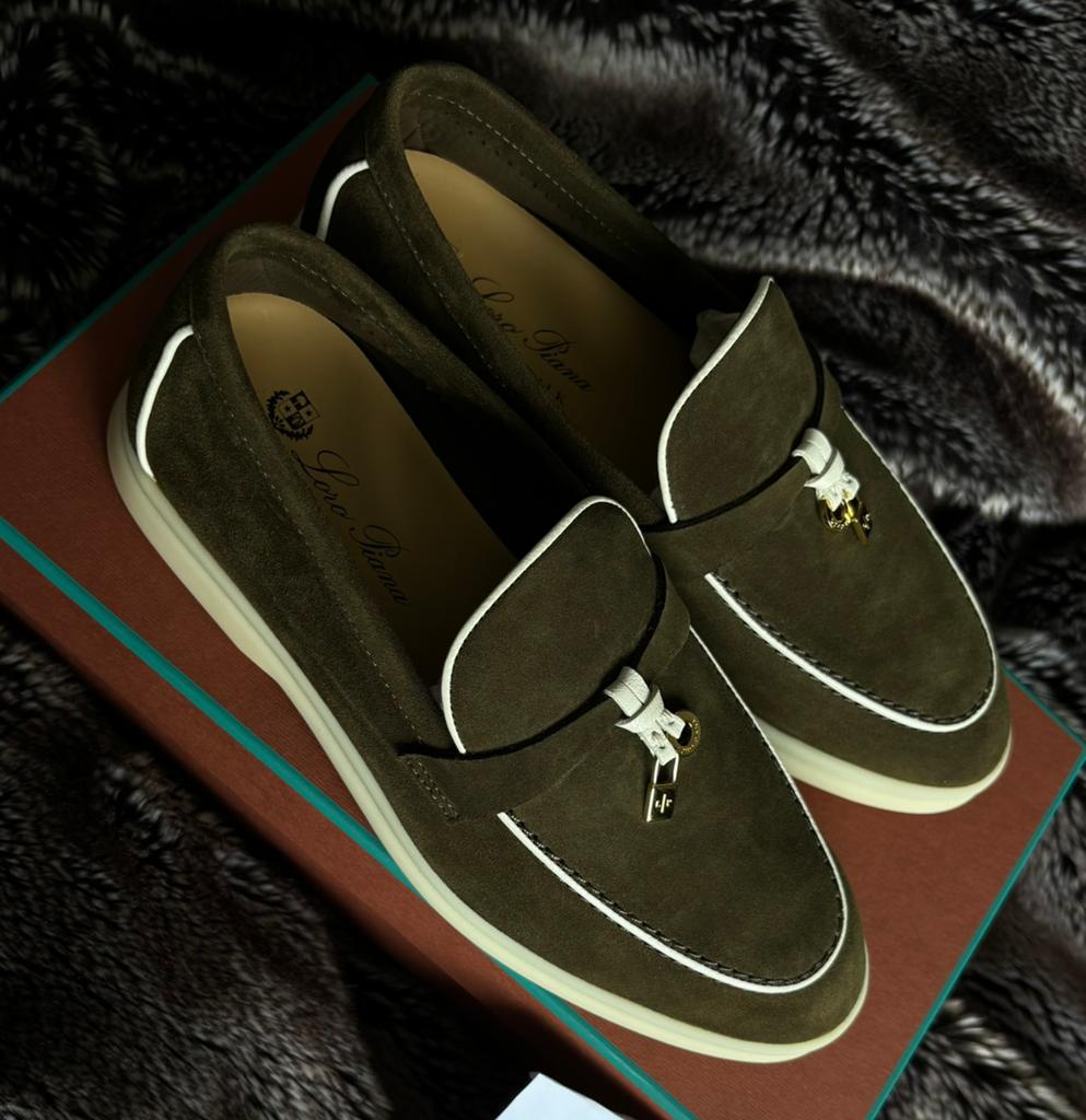 *NIEUW* LORO PIANA LOAFERS IN SICILIAN CAPERS MAAT 36, Kleding | Dames, Schoenen, Instappers, Nieuw, Ophalen of Verzenden, Groen
