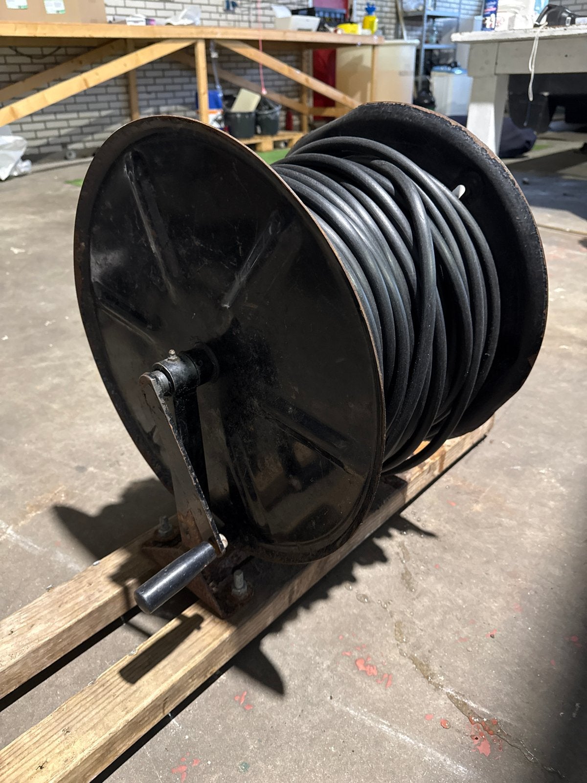 Haspel met 100 meter slang en water tank 250 ltr, Ophalen of Verzenden, Gebruikt, Tuinslanghaspel