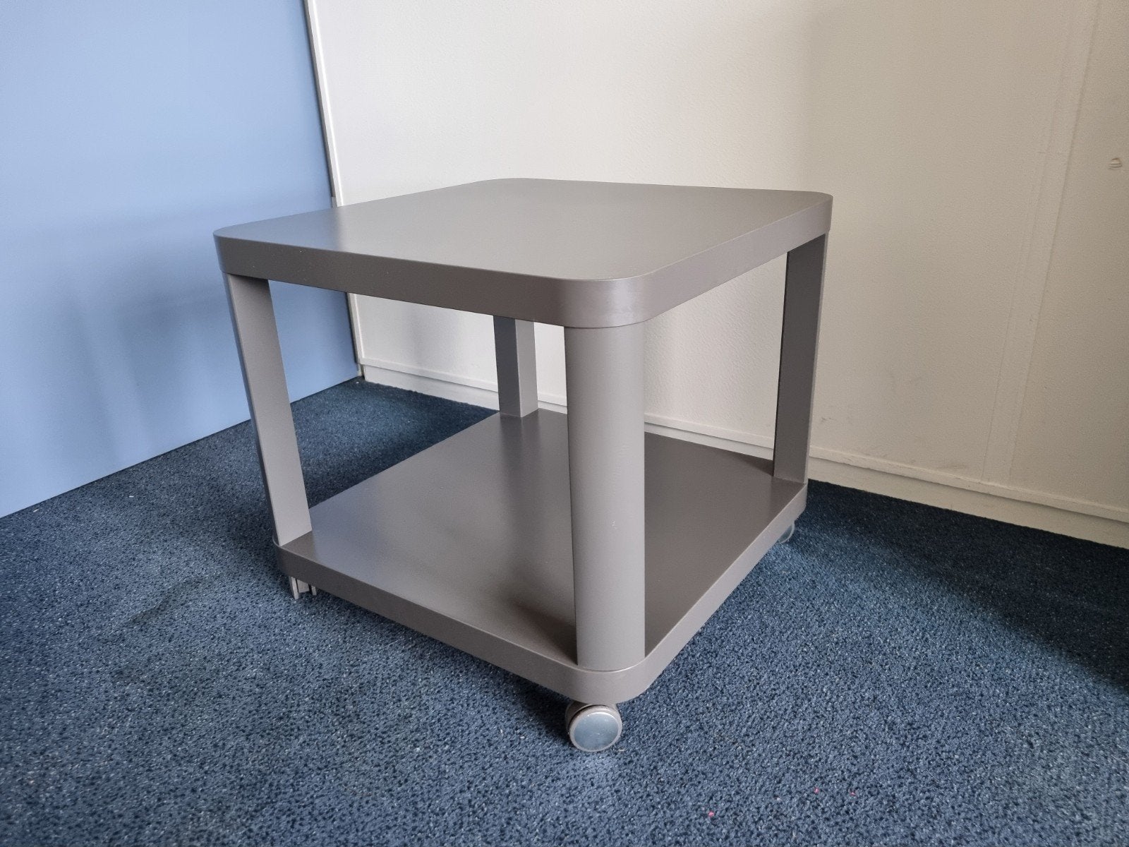 IKEA TINGBY Bijzettafel grijs 50x50 cm, Overige materialen, Minder dan 55 cm, Modern, functioneel, Vierkant