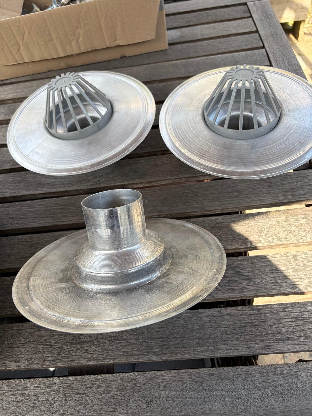 Dakdoorvoer aluminium met bladvanger, Doe-het-zelf en Verbouw, Afvoer, Gebruikt, Aluminium, Ophalen of Verzenden