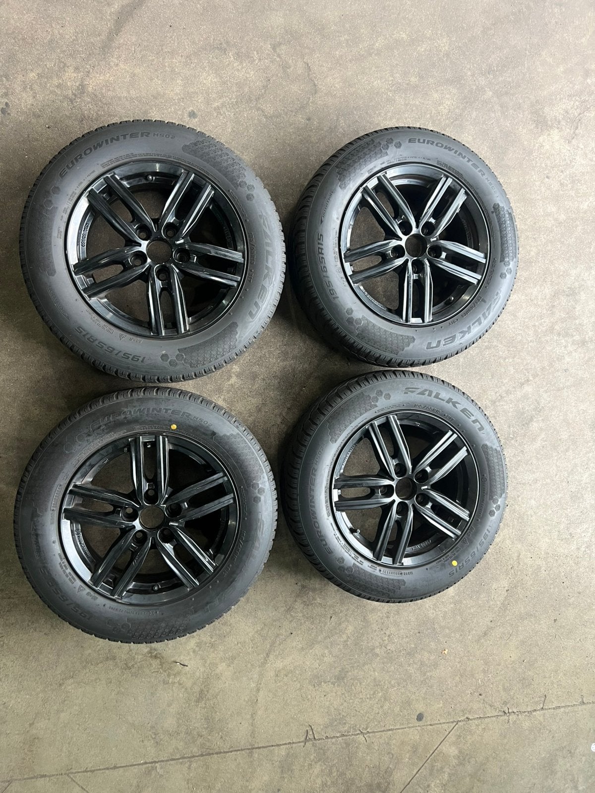 Vw polo velgen met banden 195/65/15, Auto-onderdelen, Banden en Velgen, 15 inch, Banden en Velgen, 195 mm, Winterbanden