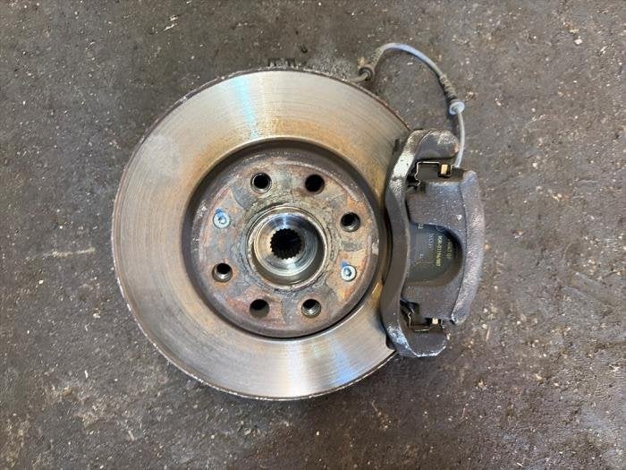 Fusee rechts-voor van een Opel Corsa, Gebruikt, -, -, Opel