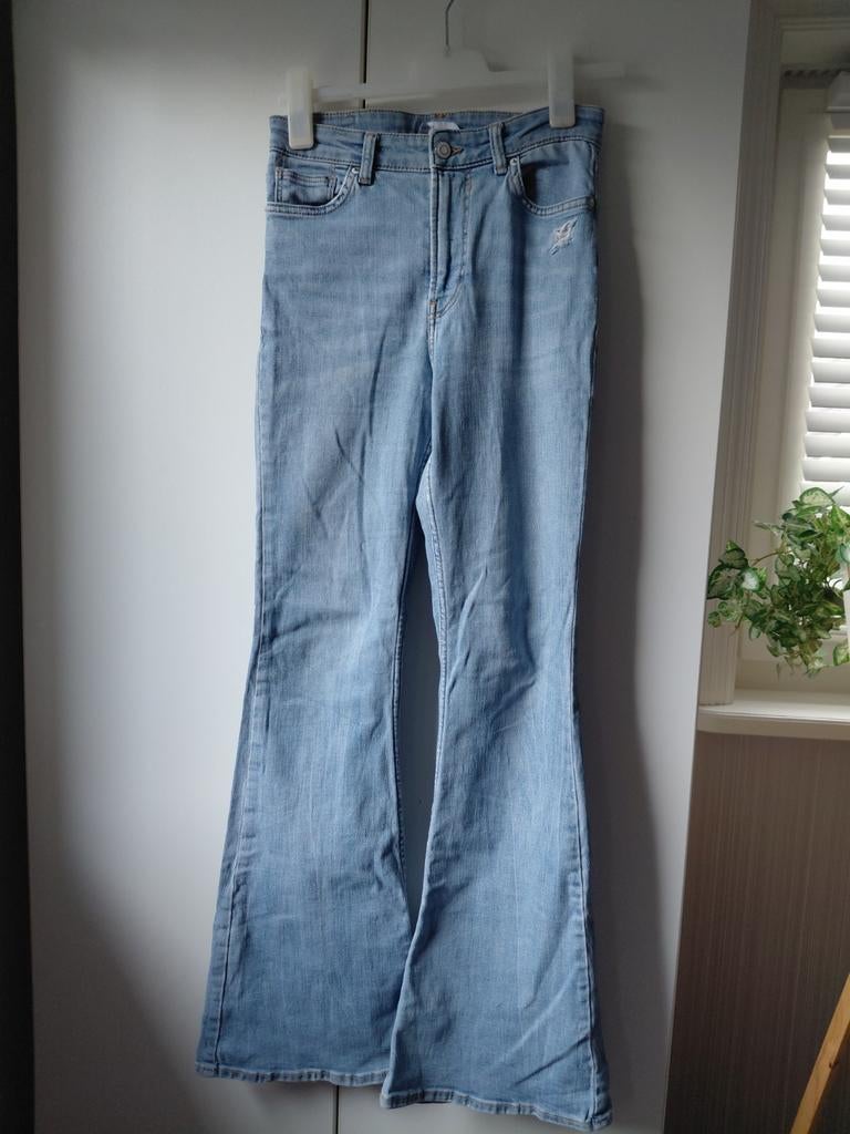 Bershka blauwe flared broek maat 36, Blauw, W28 - W29 (confectie 36), Gedragen, Bershka
