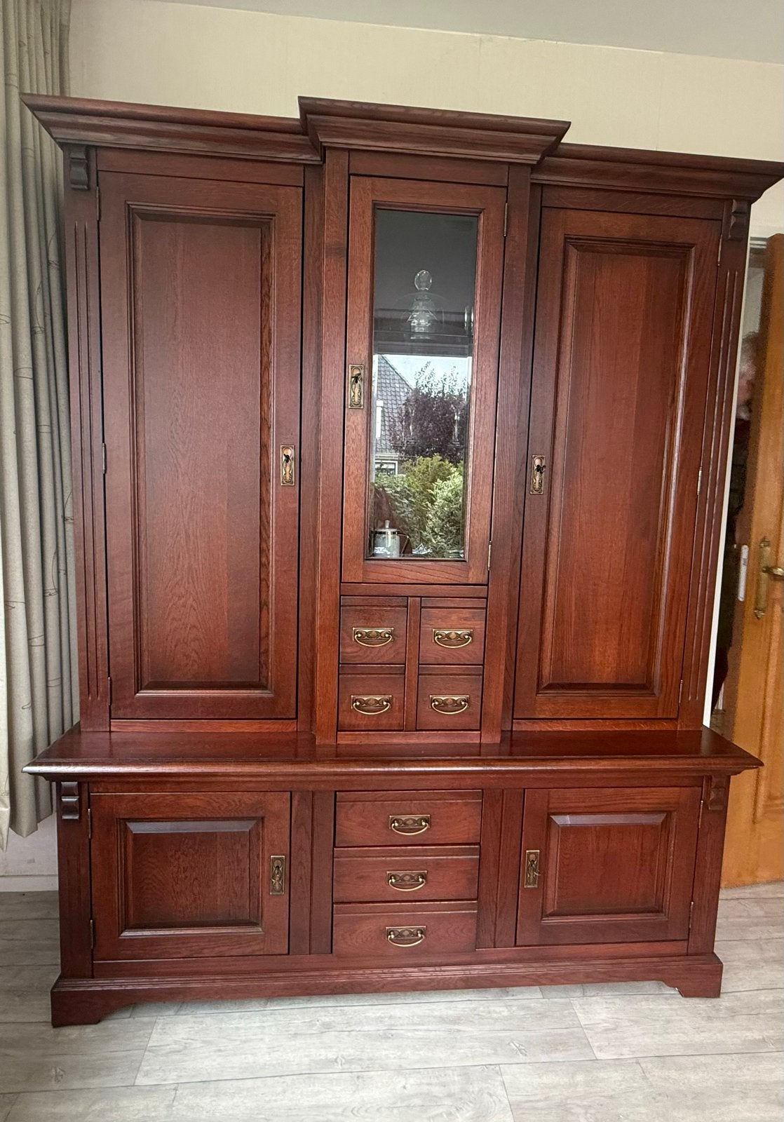 GRATIS Massief houten dressoir met vitrinekast en lades, Ophalen