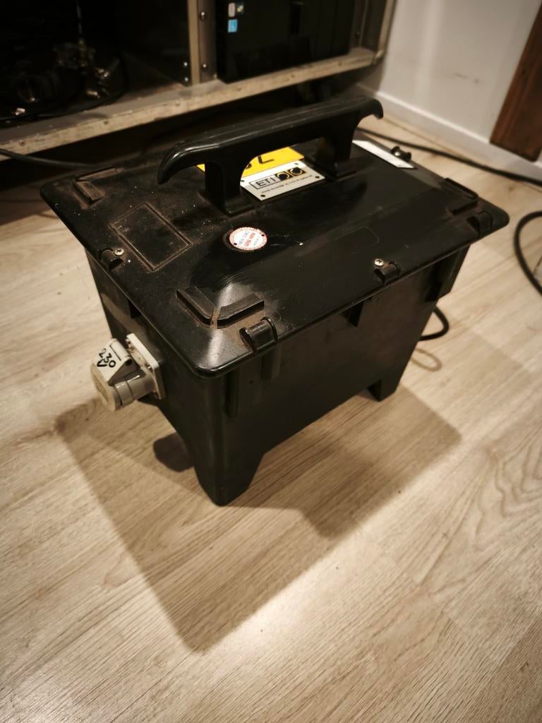 ETI scheidingstransformator 230V-230V 1600VA, Ophalen, Gebruikt
