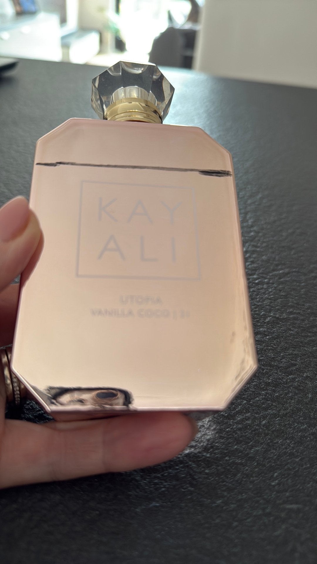 Kayali utopia vanilla coco 21 ongeveer nog 85 ML, Ophalen of Verzenden, Zo goed als nieuw