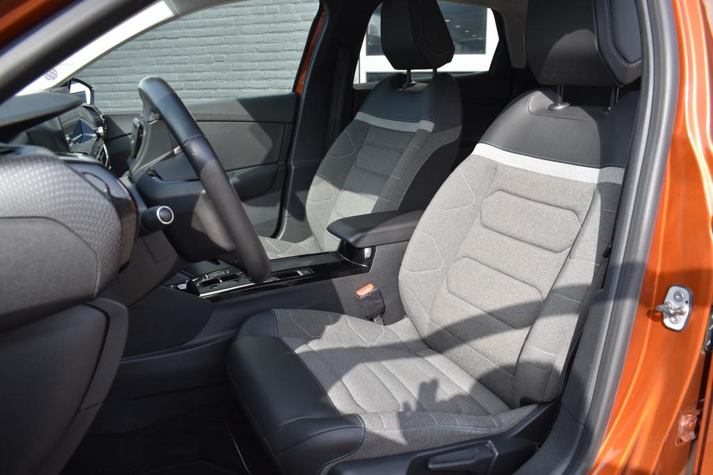 Citroën C4 Puretech EAT8 Business Plus | Trekhaak | Navigat, Auto's, Citroën, 12 maanden, Leder en Stof, SUV of Terreinwagen, 131 pk