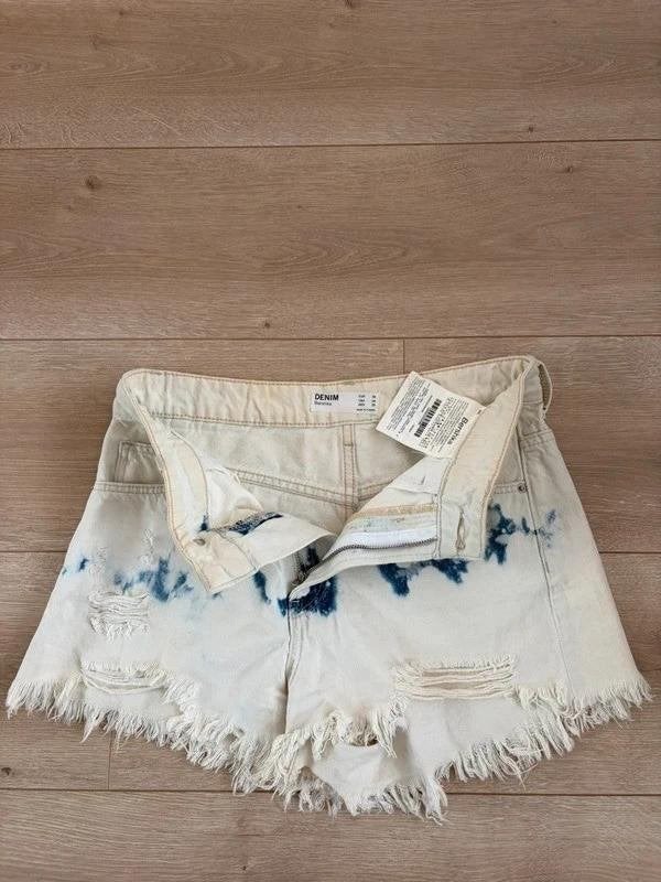 Bershka denim short tie dye batik ripped korte broek 36, Kleding | Dames, Kort, Blauw, Zo goed als nieuw, Maat 36 (S)