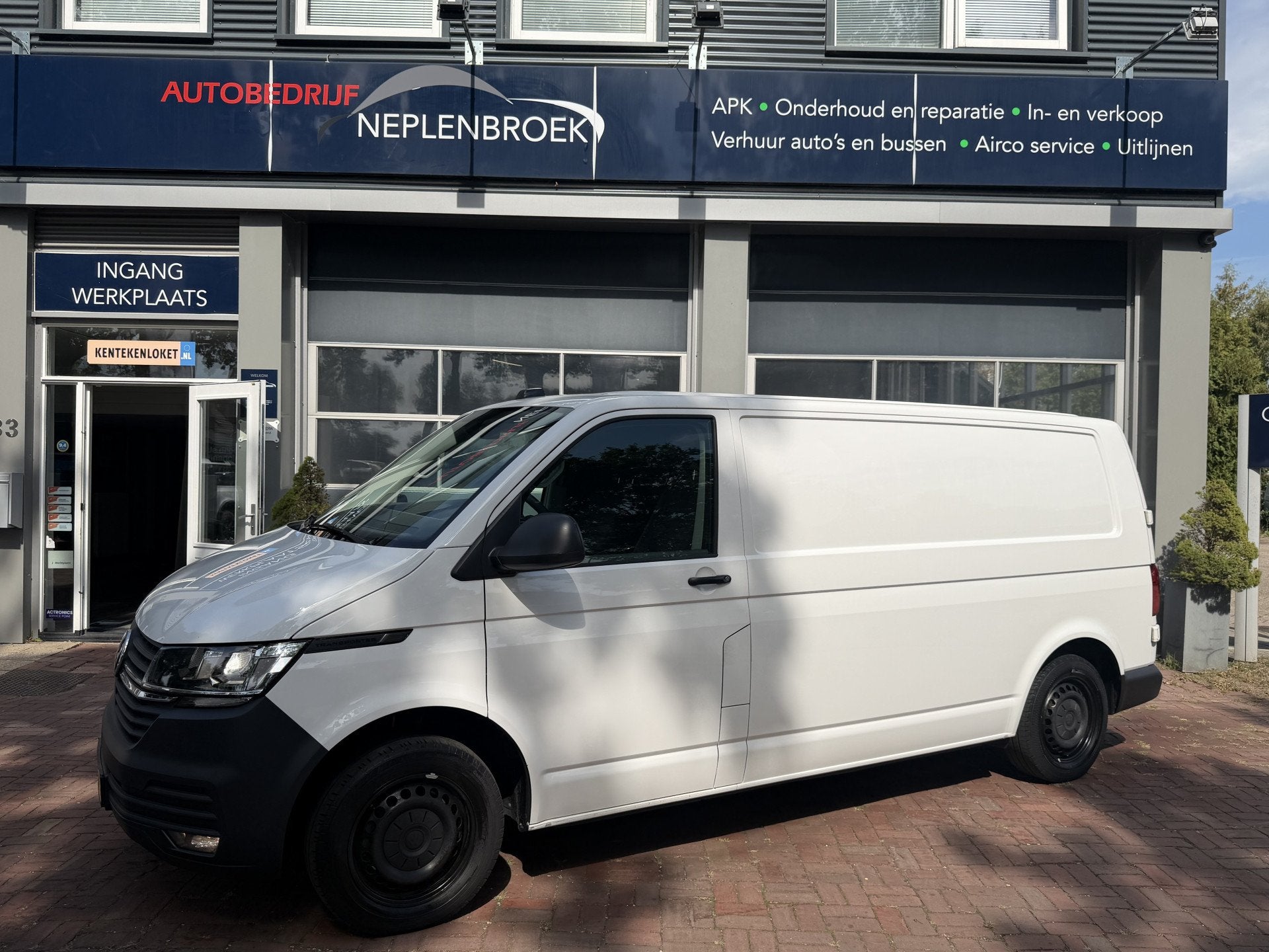 Volkswagen Transporter 2.0 TDI L2H3 28 (Bestel) | Trekhaak |, Voorwielaandrijving, Dealer onderhouden, Gebruikt, 4 cilinders