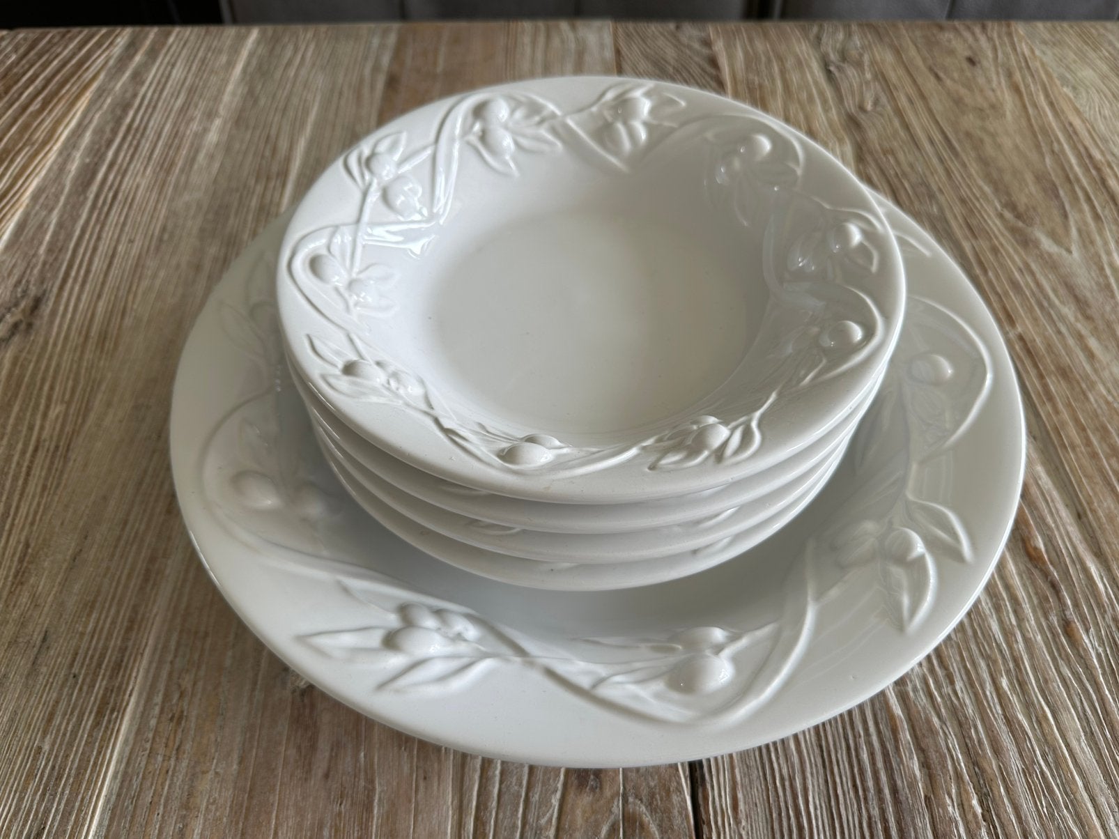 Grote pastaschaal met 4 borden Williams Sonoma, Huis en Inrichting, Keuken | Servies, Ophalen, Keramiek, Zo goed als nieuw, Bord(en)