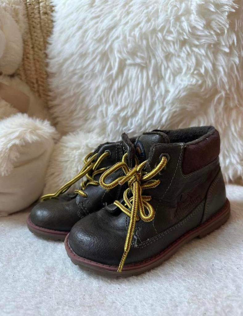 Laarzen in Timberland-look bruin met gele veters, maat 25, Ophalen of Verzenden, Zo goed als nieuw, Schoenen