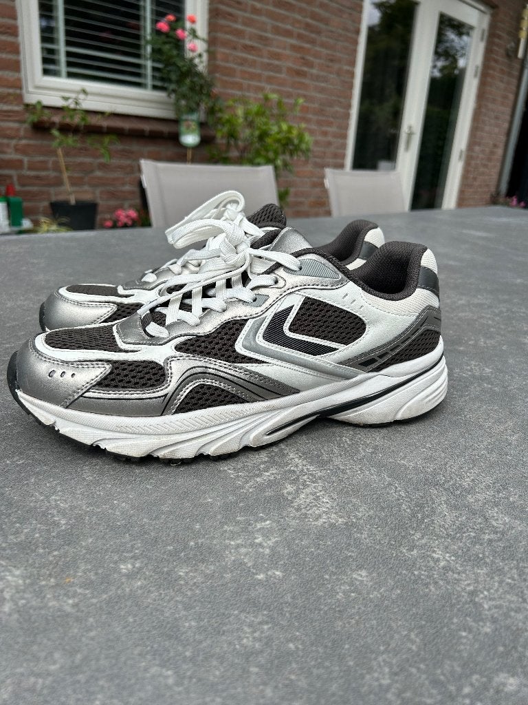 Vette sneakers voor dames en heren, Bruin, Ophalen of Verzenden, Bershka, Sneakers of Gympen