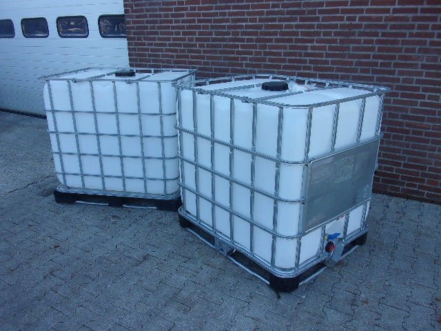 Ibc watertank vloeistoftank 1000 liter. 30 stuks op voorraad, Tuin en Terras, Regentonnen, 150 liter of meer, Ophalen, Gebruikt