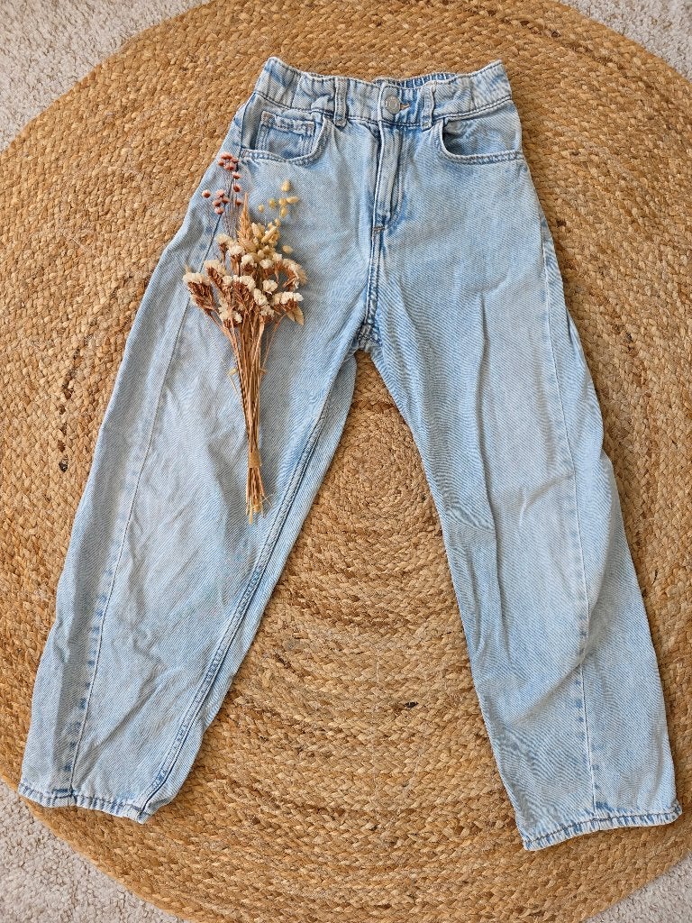 Lichtblauwe Barrel jeans maat 134, Ophalen of Verzenden, Gebruikt, Meisje, Broek