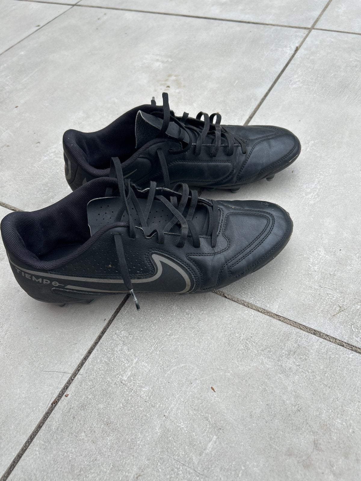 Nike Tiempo Voetbalschoenen - Maat 45, Sport en Fitness, Voetbal, Maat XS of kleiner, Ophalen, Gebruikt, Schoenen