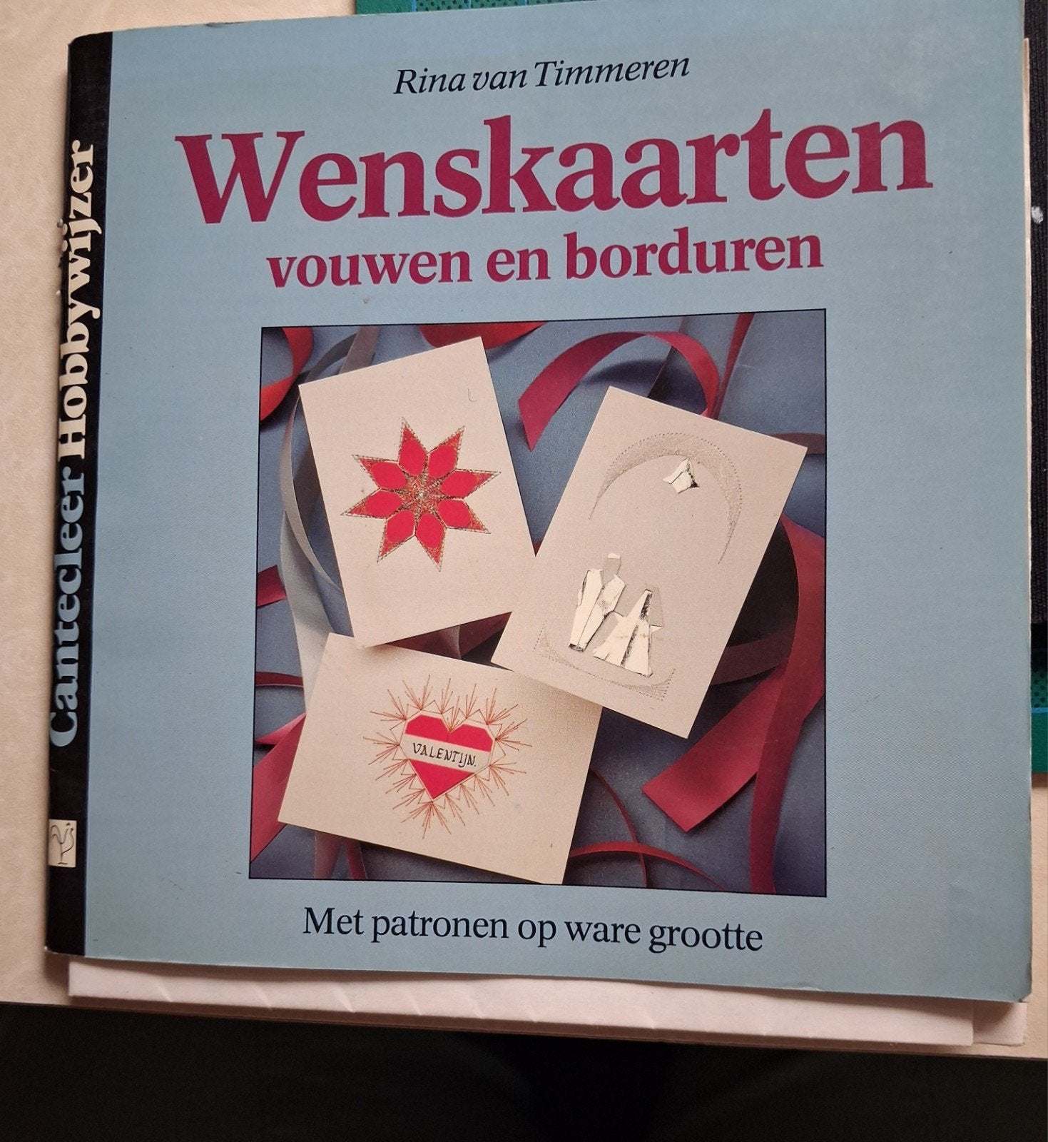Boeken: Kralen borduren op kaarten & Wenskaarten vouwen, Ophalen of Verzenden, Gebruikt, Overige thema's, Overige typen