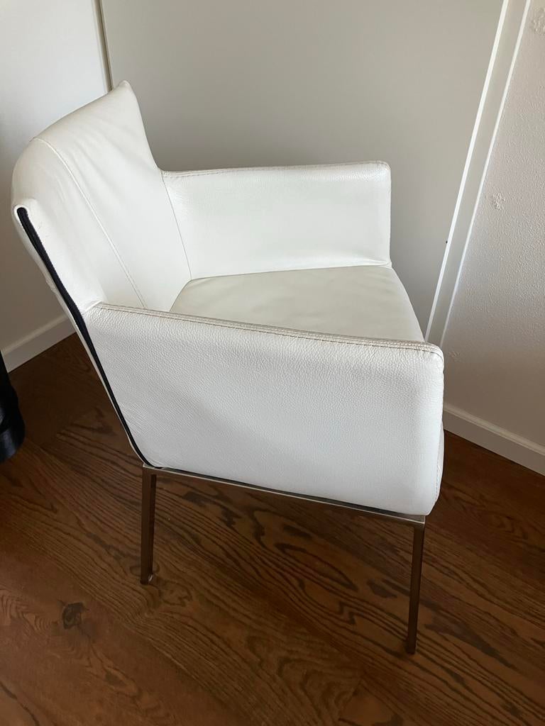 Witte leren eetkamerstoel / fauteuiltje - zeer goede staat, Huis en Inrichting, Stoelen, Zo goed als nieuw, Eén, Leer, Wit, Ophalen