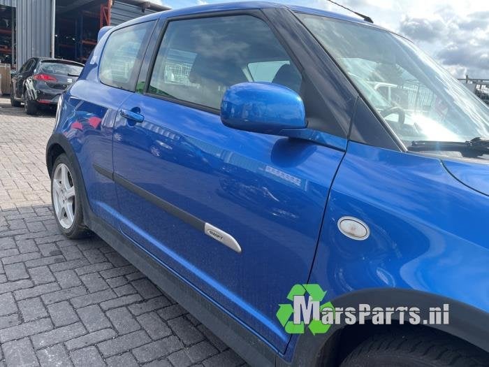Portier 2Deurs rechts van een Suzuki Swift, Gebruikt, -, Deur, -