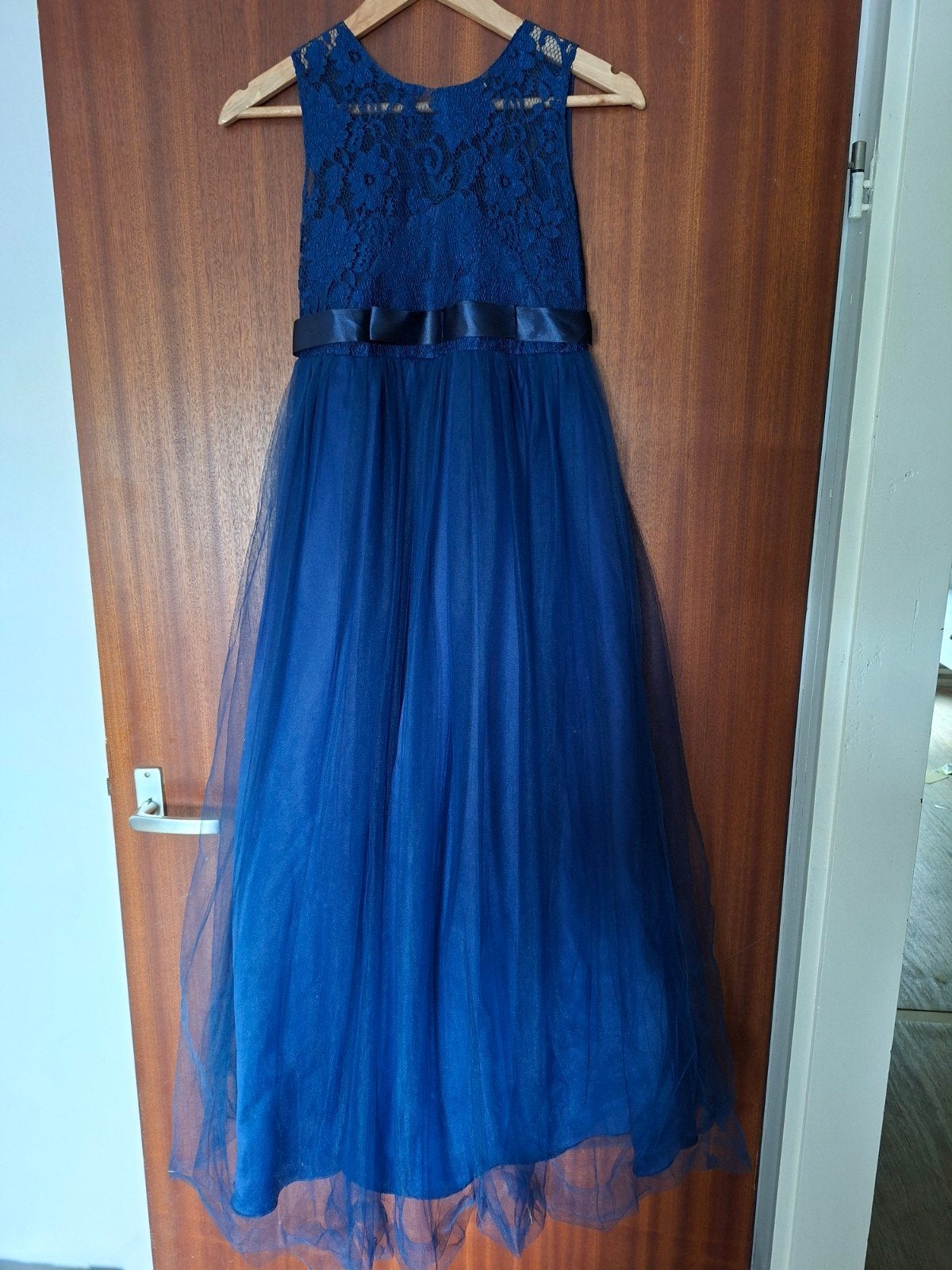 Prachtige Blauwe Galajurk met Kant en Tule, Kinderen en Baby's, Kinderkleding | Maat 164, Ophalen of Verzenden, Zo goed als nieuw
