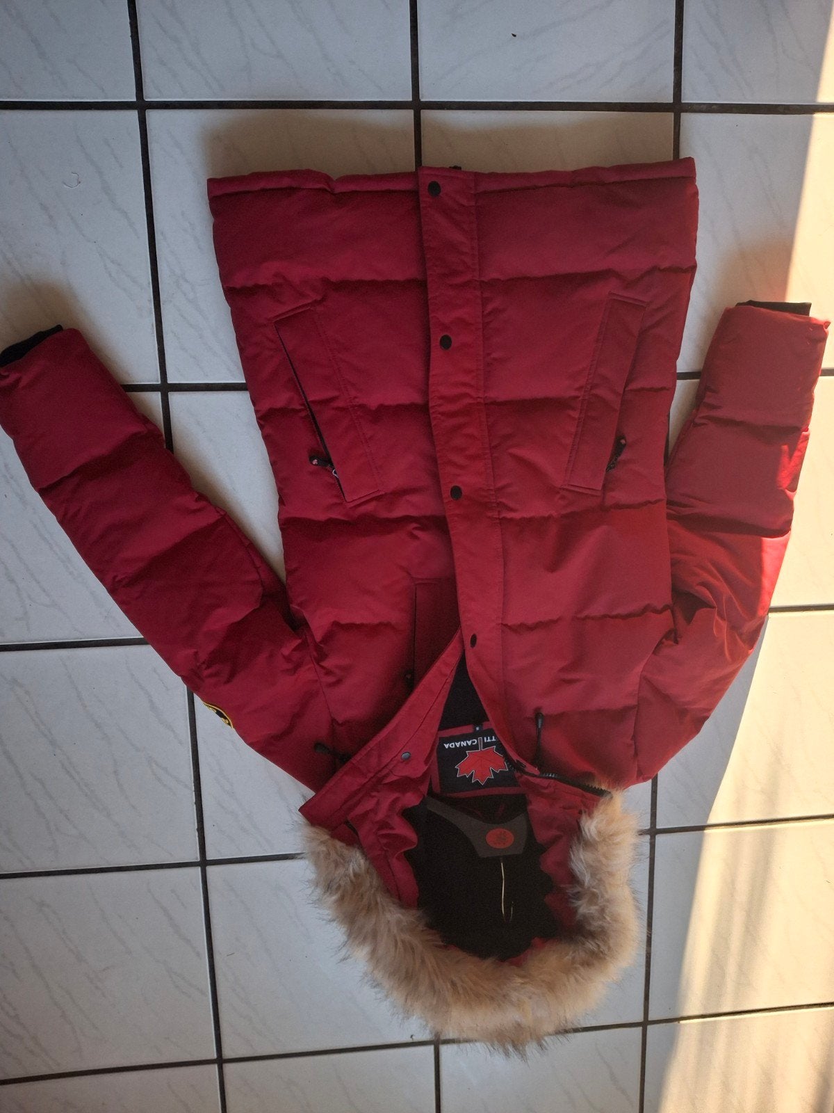 aangeboden nieuwe winterjas maat S., Ophalen, Nieuw, Rood