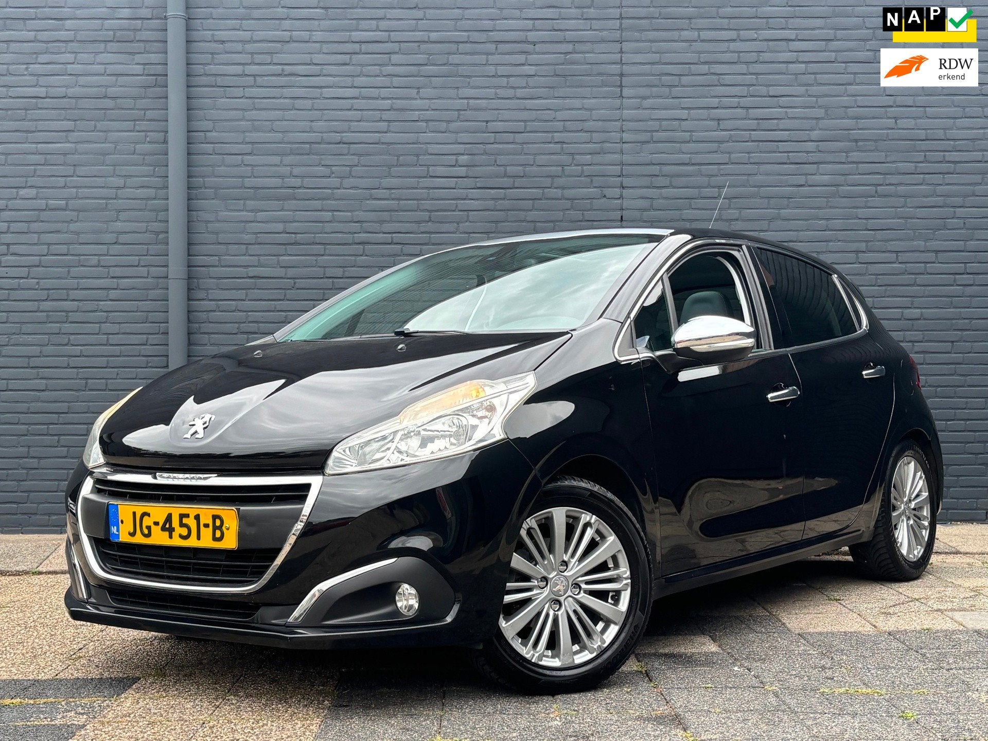 Peugeot 208 1.2 PureTech Allure | Pano | Navi | Distributies, Voorwielaandrijving, Euro 6, Met garantie (alle), Origineel Nederlands
