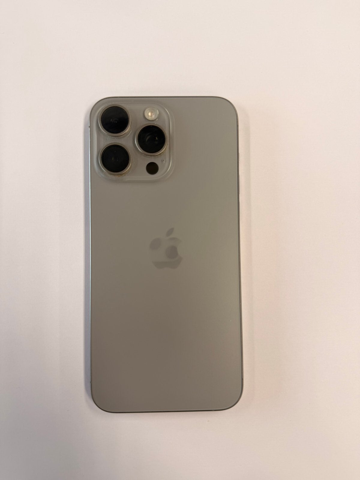 iPhone 15 Pro Max 256GB Titanium met Mous Case, 256 GB, IPhone 15 Pro Max, Ophalen of Verzenden, Zo goed als nieuw