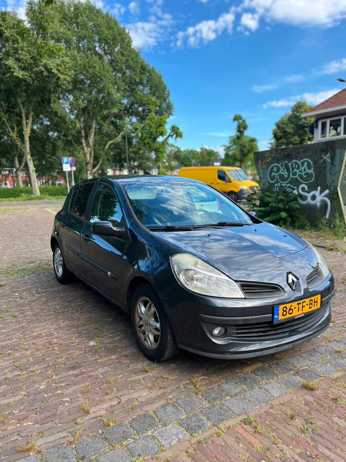 Renault Clio 1.4 16V 72KW 5-DRS E4 2006 Grijs, Auto's, Voorwielaandrijving, 4 cilinders, 1200 kg, Handgeschakeld