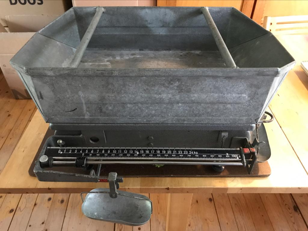 Oude weegschaal (0-24 kg), Ophalen