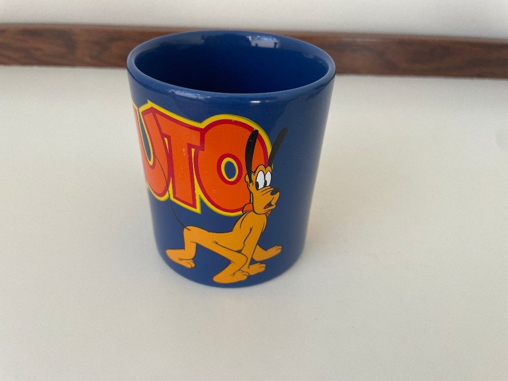 D926 Mok Beker Disney Pluto Disneyland Parijs Jaren Negentig, Ophalen of Verzenden, Overige figuren, Zo goed als nieuw, Servies