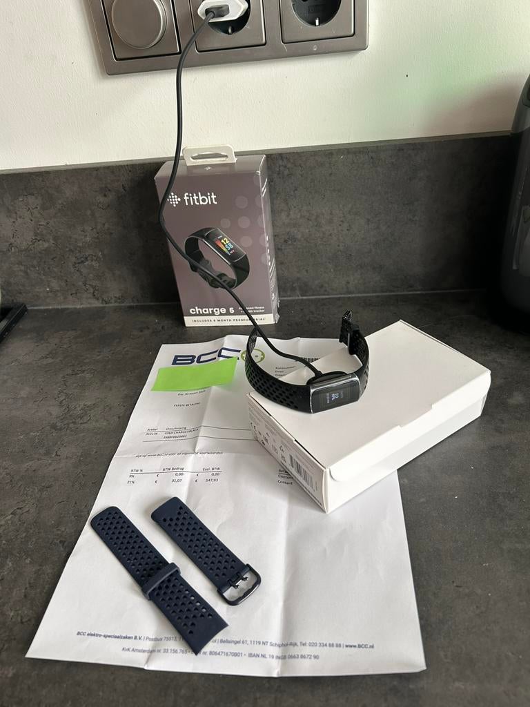 Fitbit charge 5 / sport horloge / hartslag - stappenteller, Ophalen of Verzenden, Zo goed als nieuw