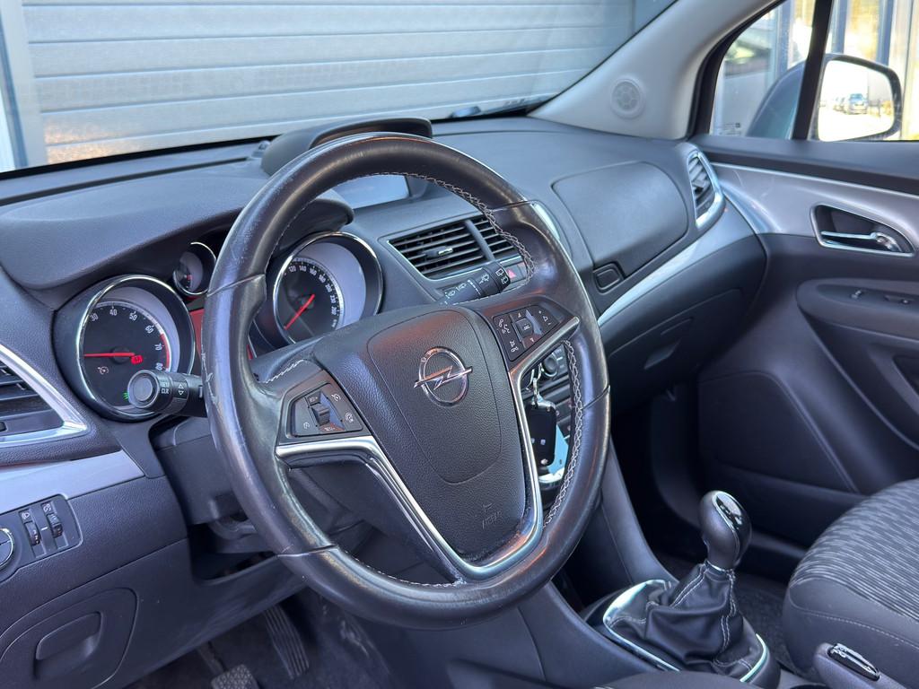 Opel Mokka 1.6 Cosmo / NAVI / NIEUWE DB / TREKHAAK / PDC, Auto's, Euro 5, 15 km/l, Gebruikt, 4 cilinders