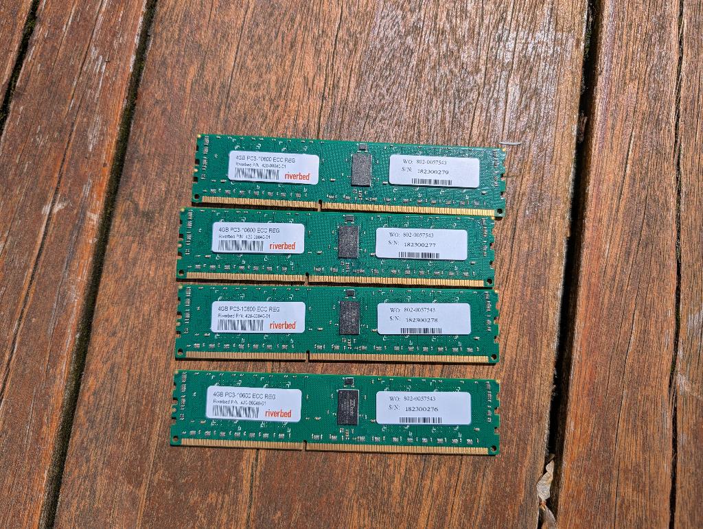 4 x 4GB PC3-10600 DDR3 Server RAM (Riverbed 4200-00040-01), Computers en Software, RAM geheugen, Gebruikt, Server, DDR3, Ophalen of Verzenden